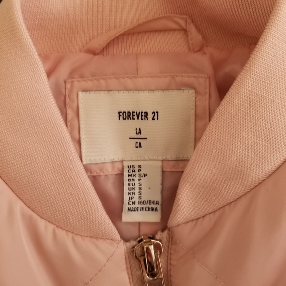 Soft pink puffy jacket - Picture 3 of 5